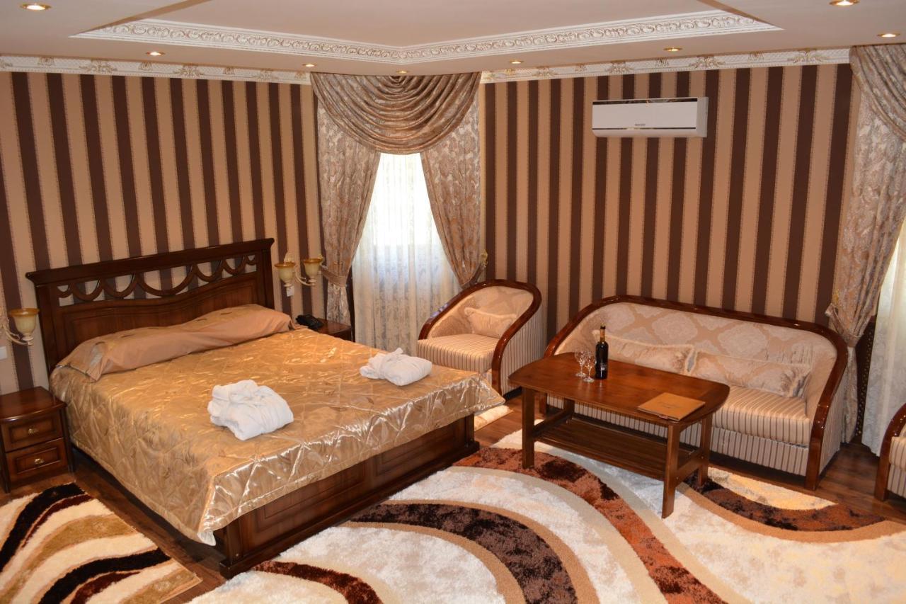 Hotel Papillon Tasken Kültér fotó